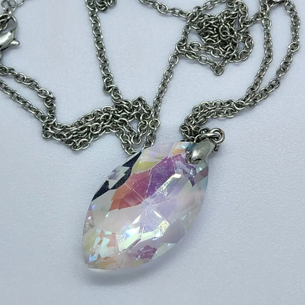 🔸️Silver Plated Chain w/Clear Stone Pendant Necklace